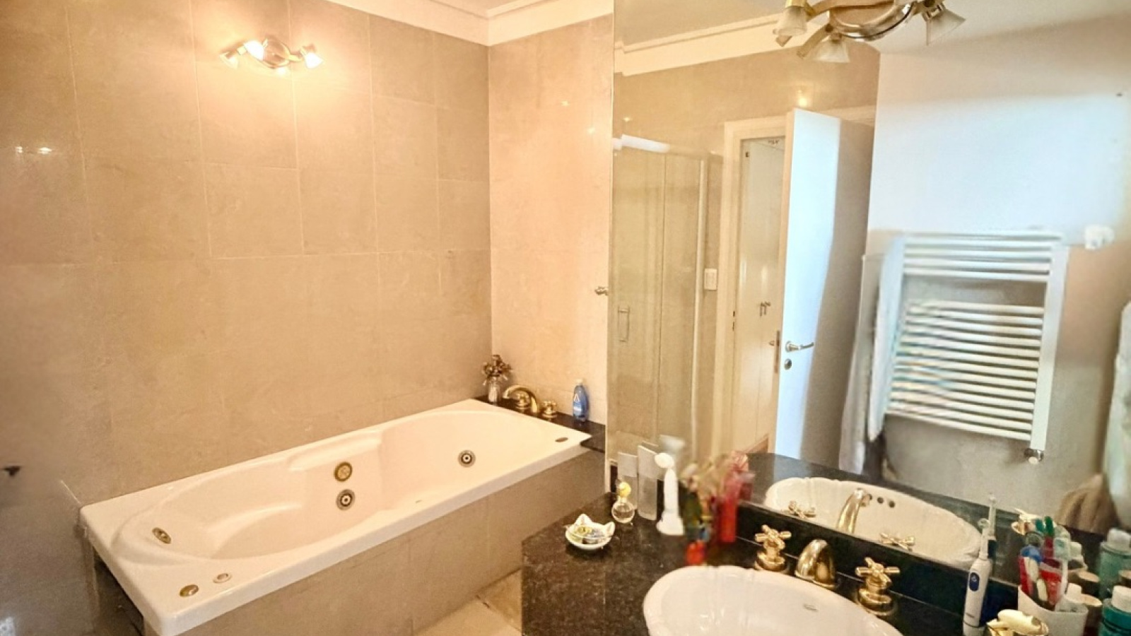 381 Alsina, BAHIA BLANCA, Buenos Aires, 8000, 3 Bedrooms Bedrooms, 4 Rooms Rooms,4 BathroomsBathrooms,Departamento,Venta,Alsina,0,1992