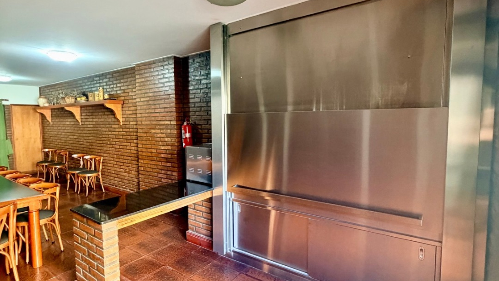 381 Alsina, BAHIA BLANCA, Buenos Aires, 8000, 3 Bedrooms Bedrooms, 4 Rooms Rooms,4 BathroomsBathrooms,Departamento,Venta,Alsina,0,1992