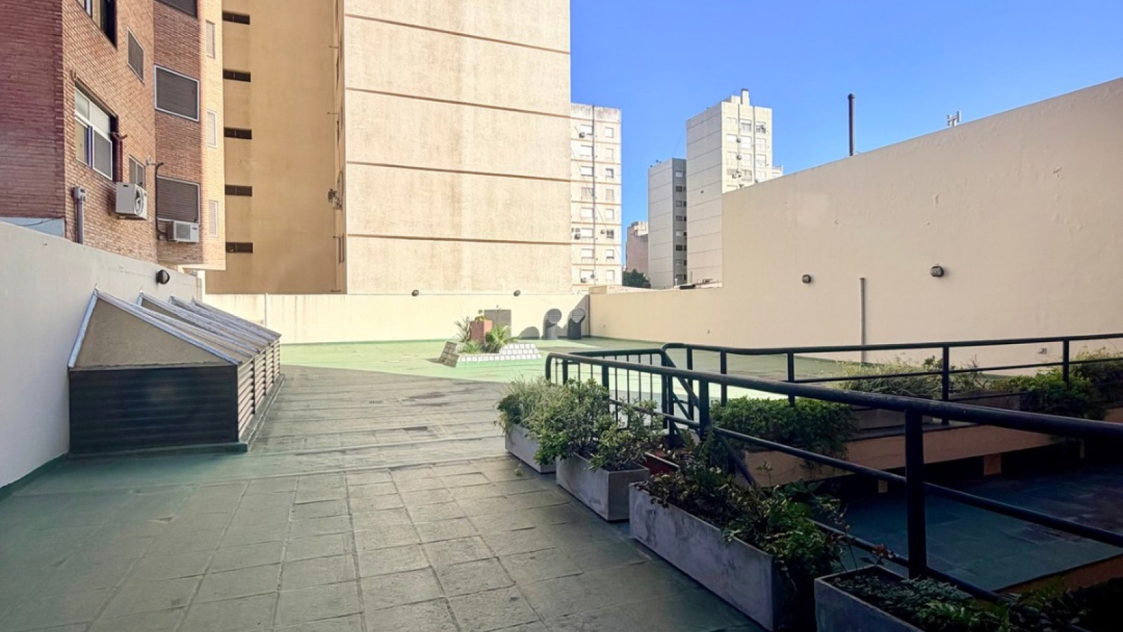 Brown esquina España, Bahia Blanca, Buenos Aires, 8000, 0 , 0 ,0,Local comercial,Venta,Brown esquina España,0,1993