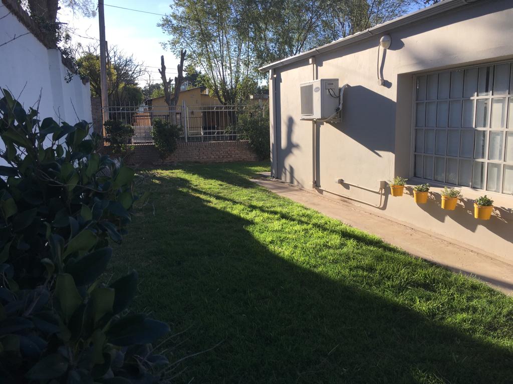 535 Laquen, Bahía Blanca, Buenos Aires, 8000, 3 Bedrooms Bedrooms, 0 ,2 BathroomsBathrooms,Casa,Alquiler,Laquen ,0,1994