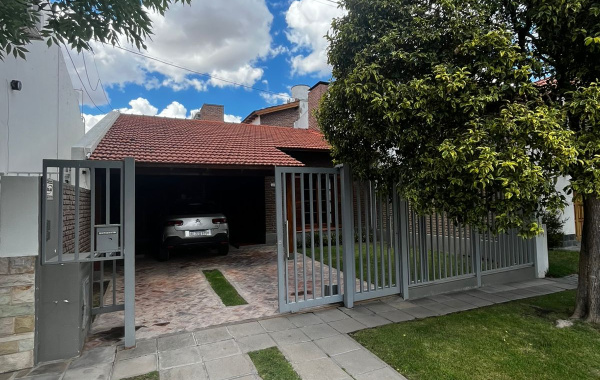 1375 19 de Mayo, Bahia Blanca, Buenos Aires, 8000, 3 Bedrooms Bedrooms, 0 ,2 BathroomsBathrooms,Casa,Venta,19 de Mayo ,0,2008