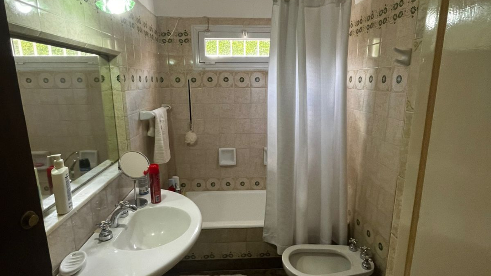 1375 19 de Mayo, Bahia Blanca, Buenos Aires, 8000, 3 Bedrooms Bedrooms, 0 ,2 BathroomsBathrooms,Casa,Venta,19 de Mayo ,0,2008