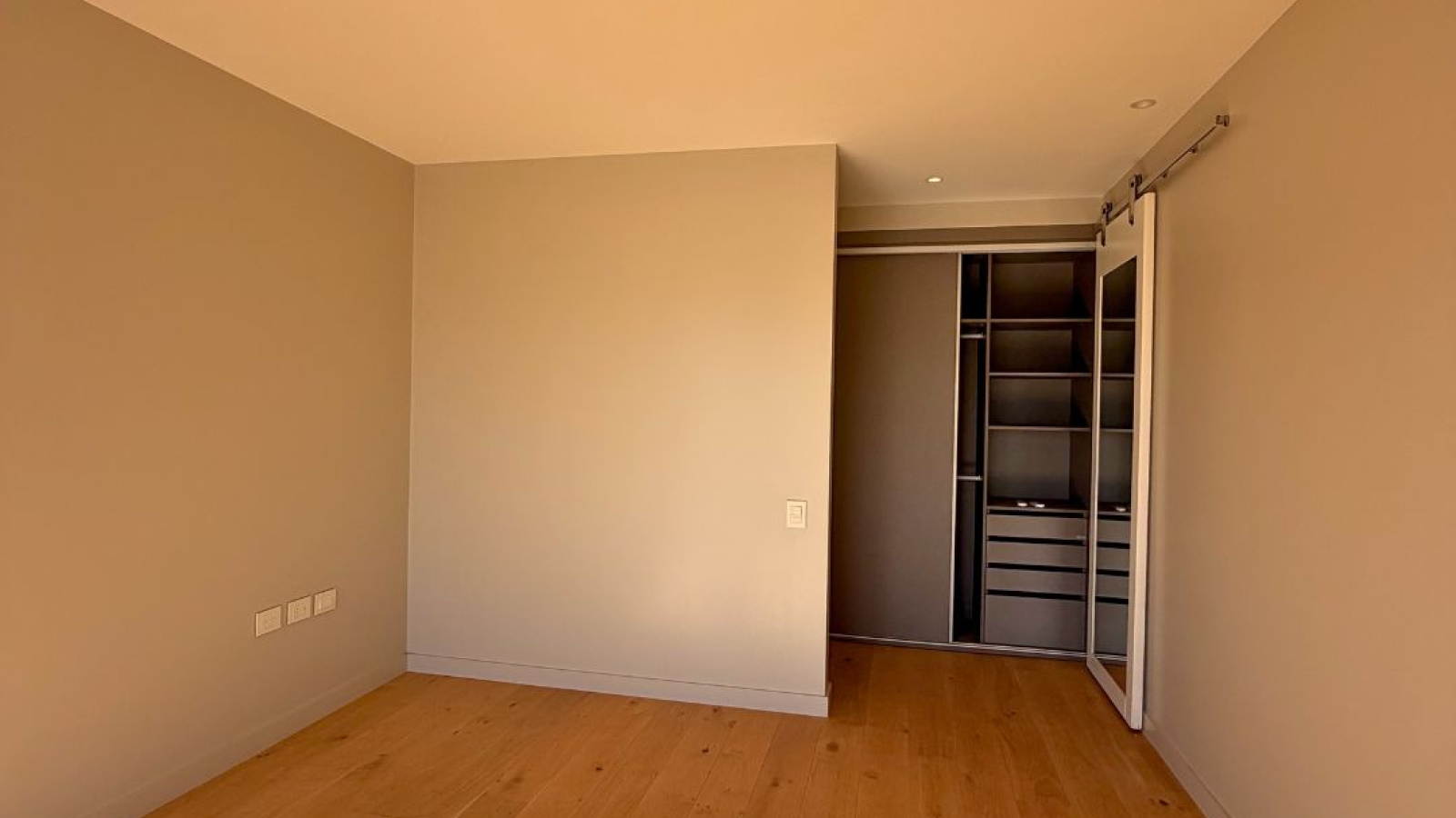 176 Yrigoyen, Bahía Blanca, Buenos Aires, 8000, 3 Bedrooms Bedrooms, 5 Rooms Rooms,4 BathroomsBathrooms,Departamento,Alquiler,Yrigoyen ,0,2042