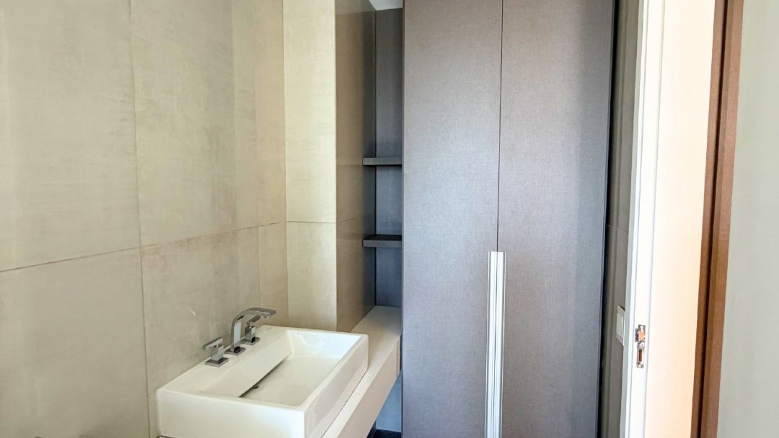 176 Yrigoyen, Bahía Blanca, Buenos Aires, 8000, 3 Bedrooms Bedrooms, 5 Rooms Rooms,4 BathroomsBathrooms,Departamento,Alquiler,Yrigoyen ,0,2042