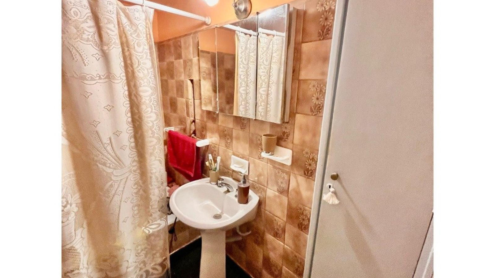 556 Darregueira, Bahía Blanca, Buenos Aires, 8000, 3 Bedrooms Bedrooms, 0 ,1 BathroomBathrooms,Casa,Venta,Darregueira ,0,1100