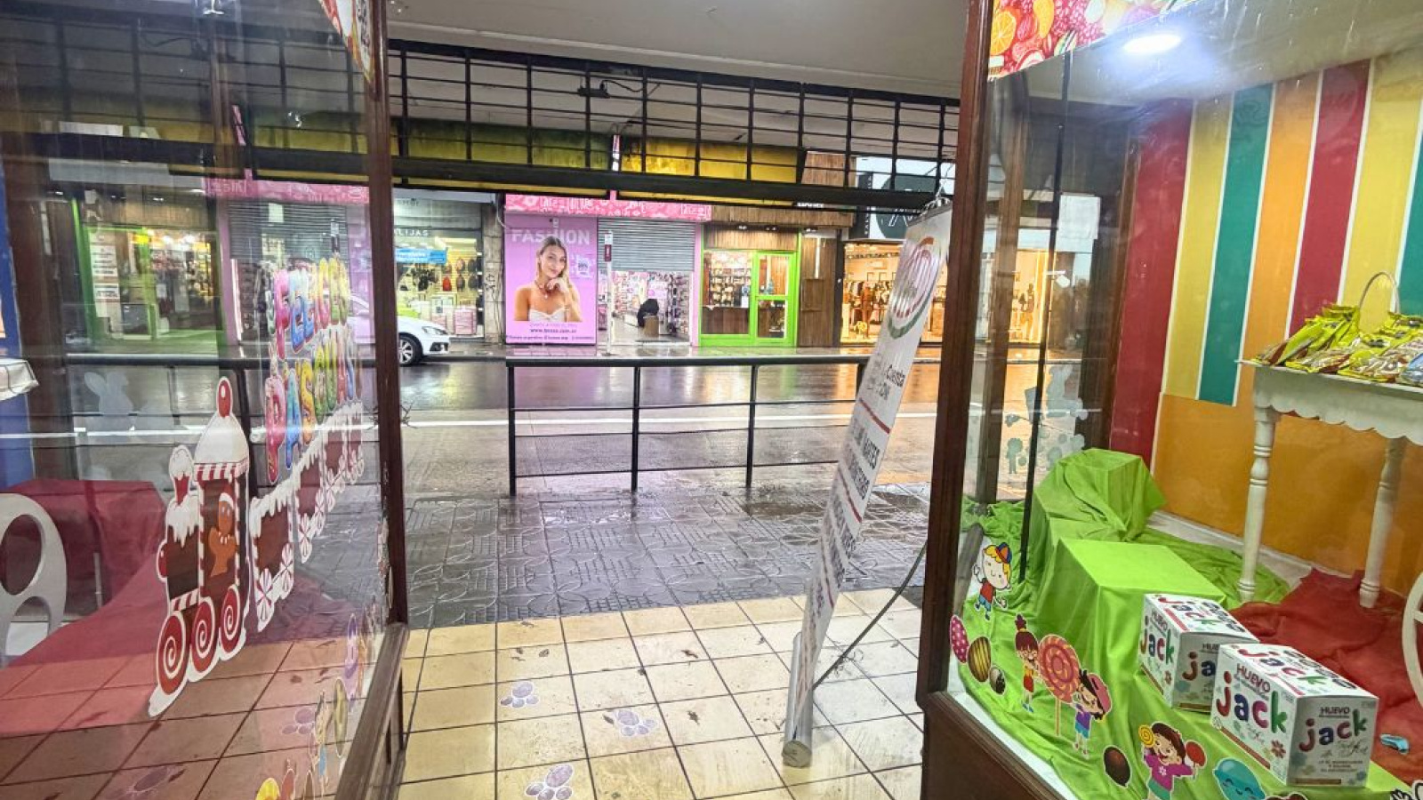 147 Chiclana, Bahía Blanca, Buenos Aires, 8000, 0 , 0 ,0,Local comercial,Alquiler,Chiclana,0,2051