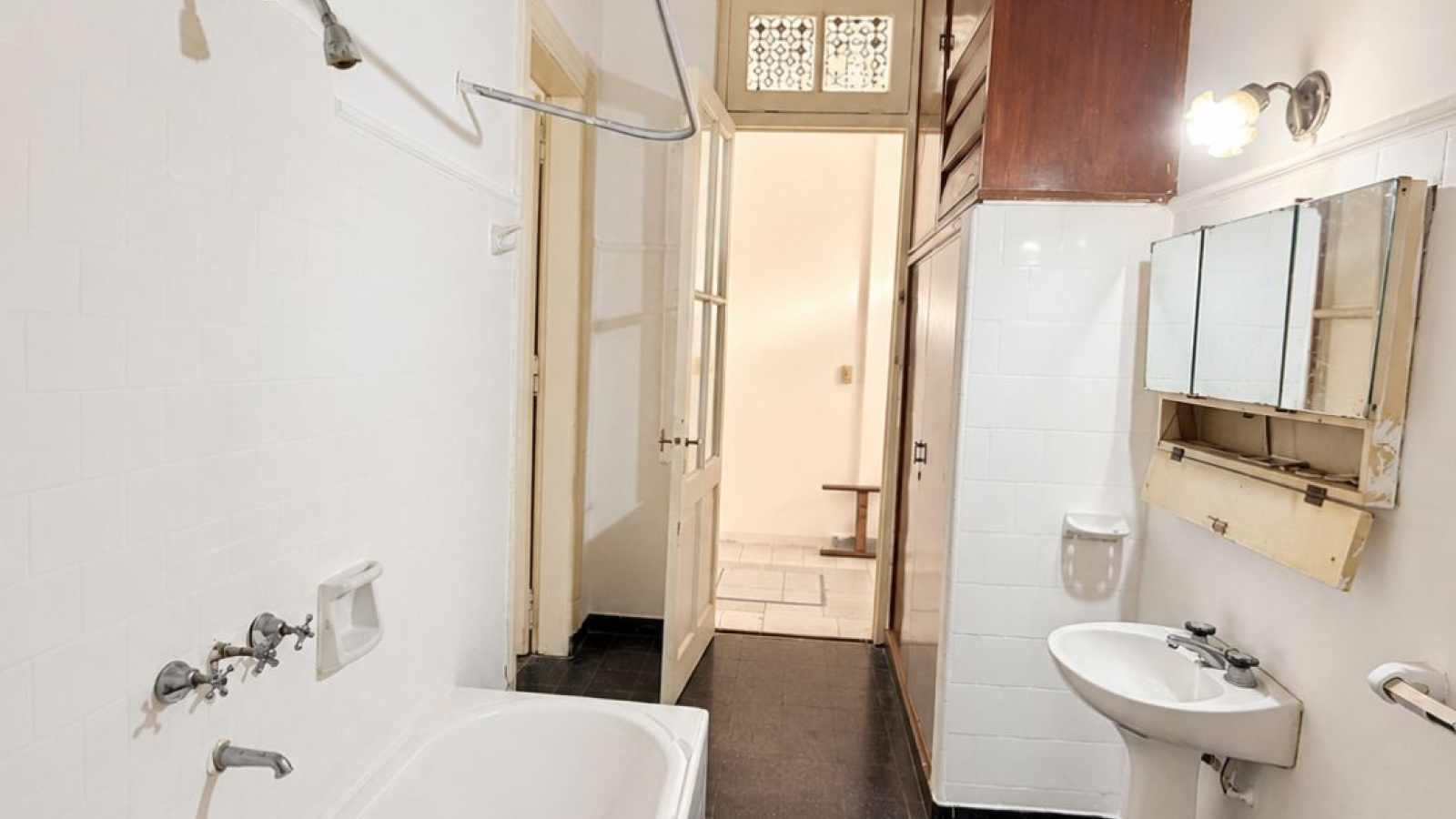 577 Donado, Bahía Blanca, Buenos Aires, 8000, 2 Bedrooms Bedrooms, 0 ,3 BathroomsBathrooms,Casa,Venta,Donado,0,2067