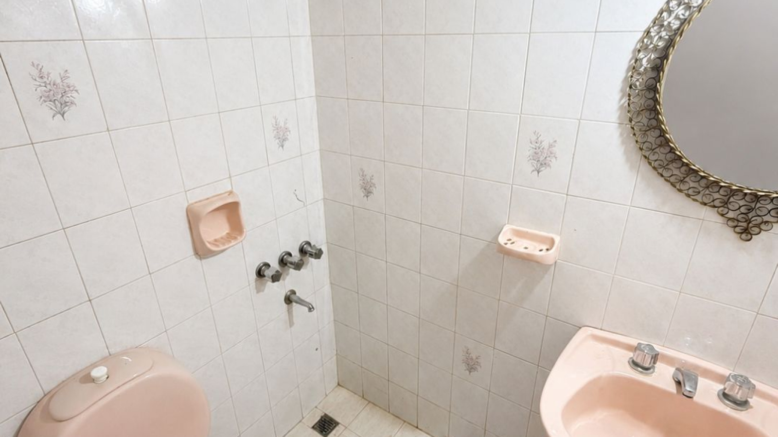 577 Donado, Bahía Blanca, Buenos Aires, 8000, 2 Bedrooms Bedrooms, 0 ,3 BathroomsBathrooms,Casa,Venta,Donado,0,2067
