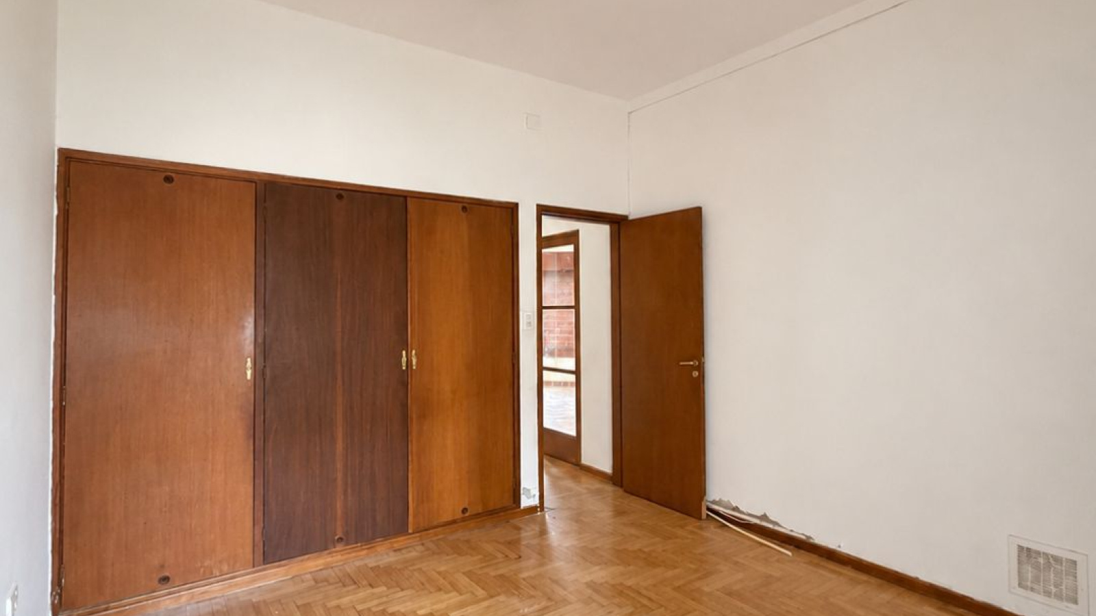 960 Nicaragua, bahia blanca, Buenos Aires, 3 Bedrooms Bedrooms, 5 Rooms Rooms,2 BathroomsBathrooms,Casa,Venta,Nicaragua,0,2078