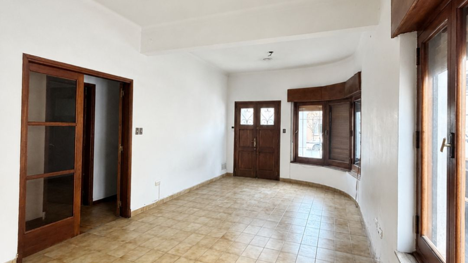 960 Nicaragua, bahia blanca, Buenos Aires, 3 Bedrooms Bedrooms, 5 Rooms Rooms,2 BathroomsBathrooms,Casa,Venta,Nicaragua,0,2078