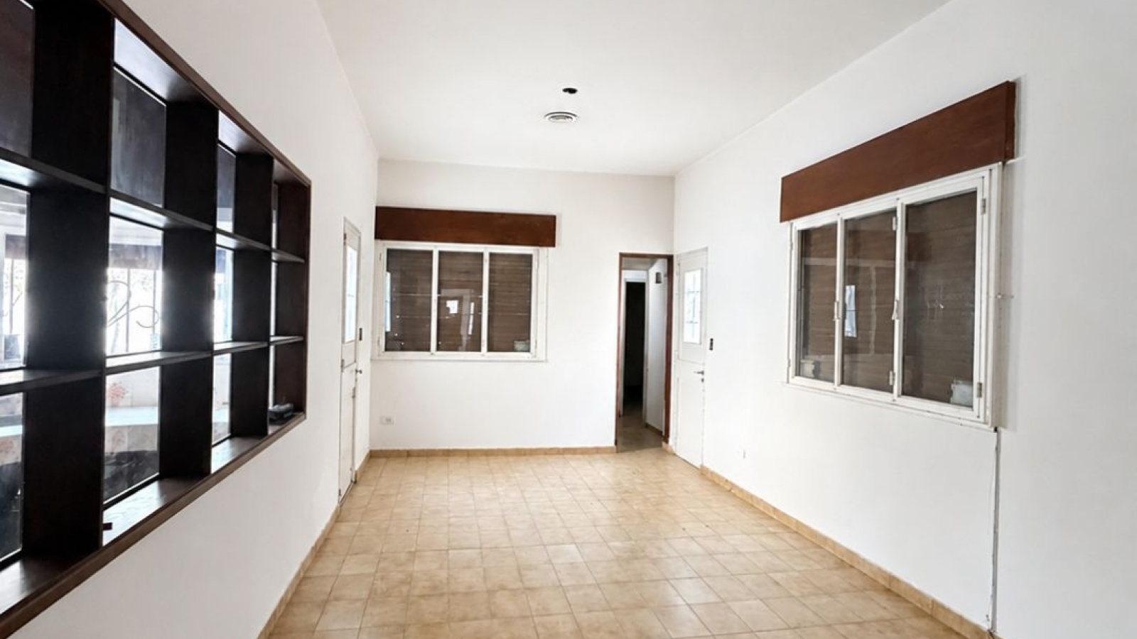960 Nicaragua, bahia blanca, Buenos Aires, 3 Bedrooms Bedrooms, 5 Rooms Rooms,2 BathroomsBathrooms,Casa,Venta,Nicaragua,0,2078