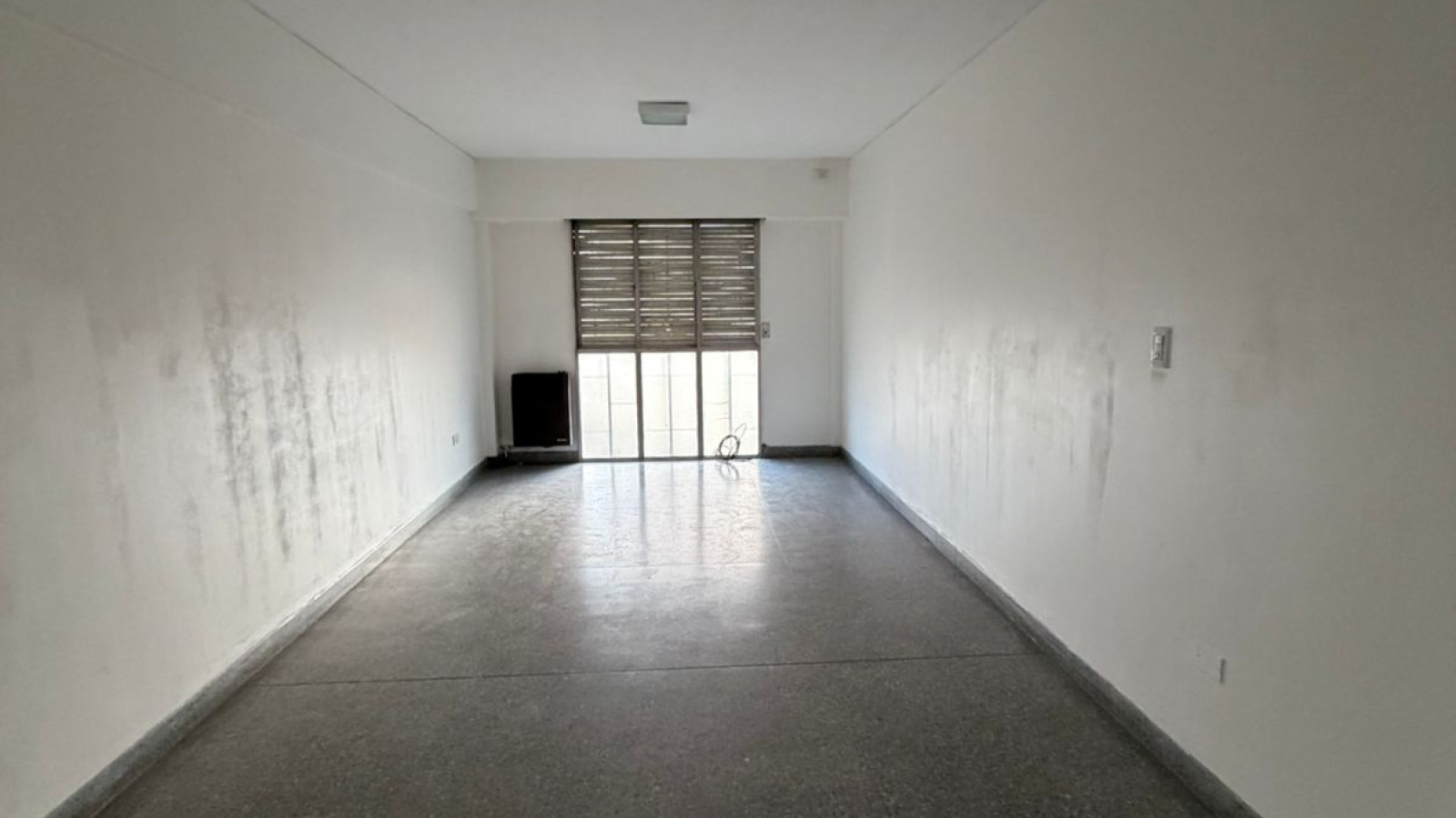 252 Hipolito Yrigoyen, Bahia Blanca, Buenos Aires, 8000, 3 Bedrooms Bedrooms, 0 ,1 BathroomBathrooms,Departamento,Alquiler,Hipolito Yrigoyen,3,2084