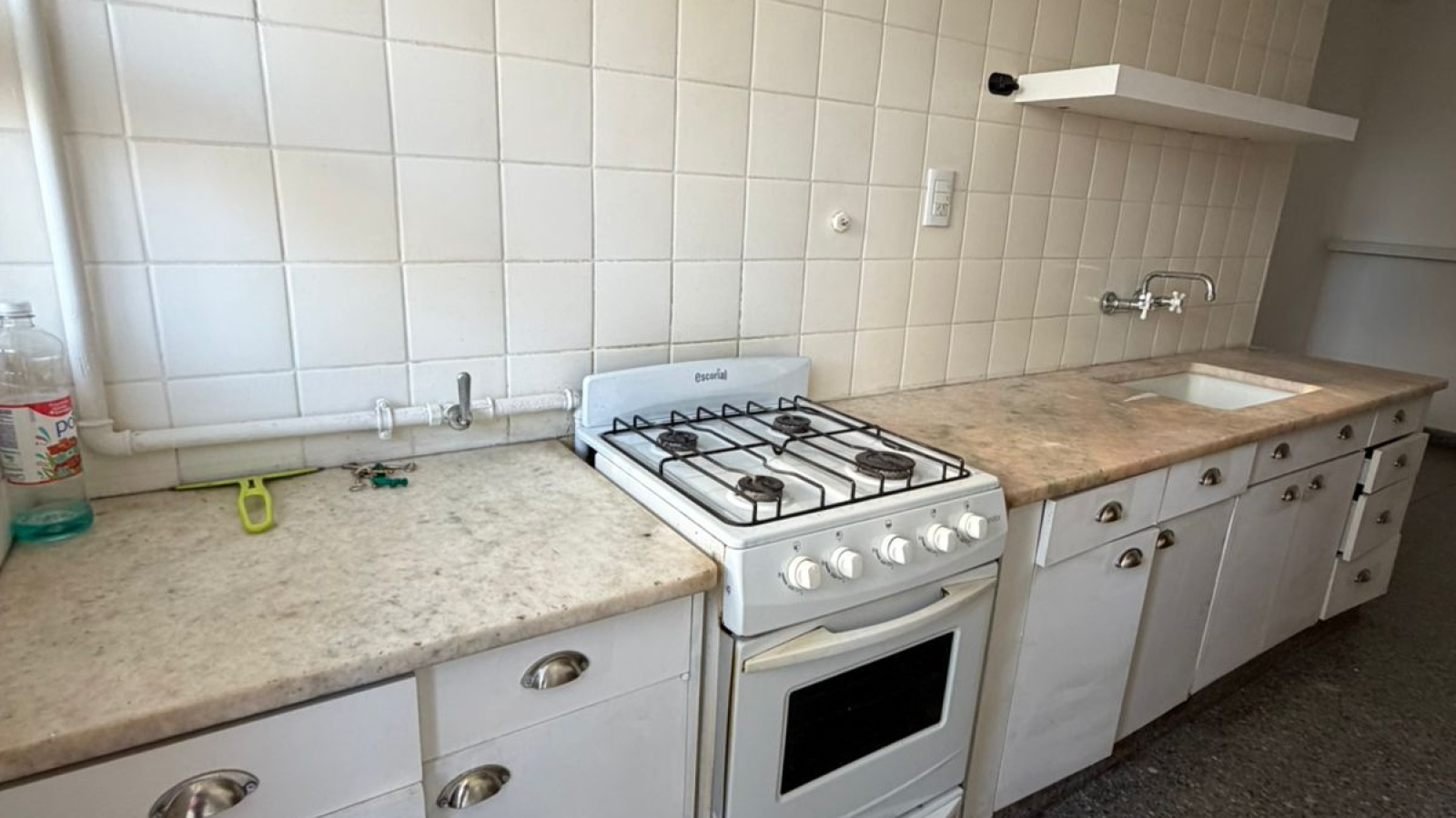 252 Hipolito Yrigoyen, Bahia Blanca, Buenos Aires, 8000, 3 Bedrooms Bedrooms, 0 ,1 BathroomBathrooms,Departamento,Alquiler,Hipolito Yrigoyen,3,2084