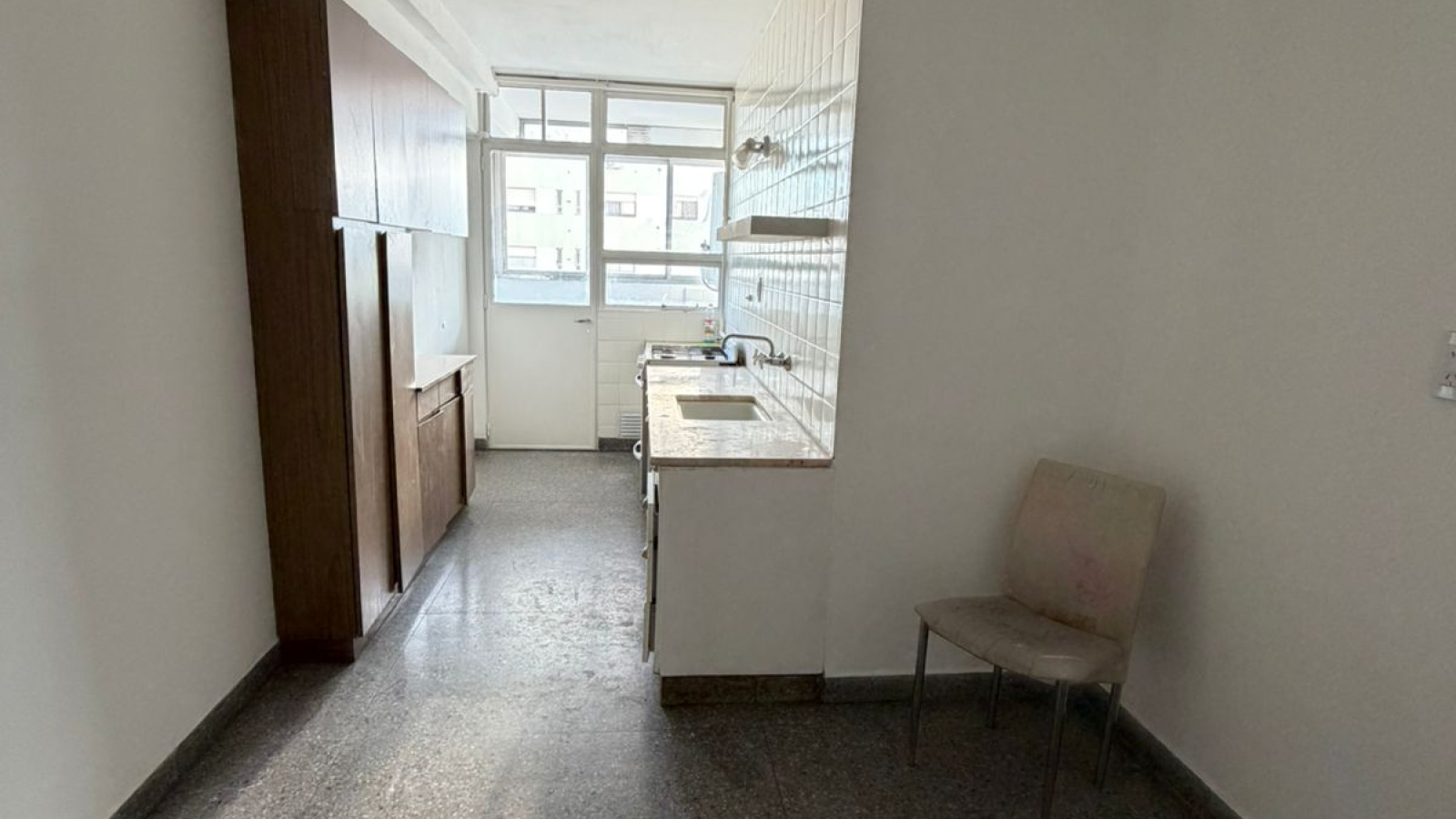 252 Hipolito Yrigoyen, Bahia Blanca, Buenos Aires, 8000, 3 Bedrooms Bedrooms, 0 ,1 BathroomBathrooms,Departamento,Alquiler,Hipolito Yrigoyen,3,2084