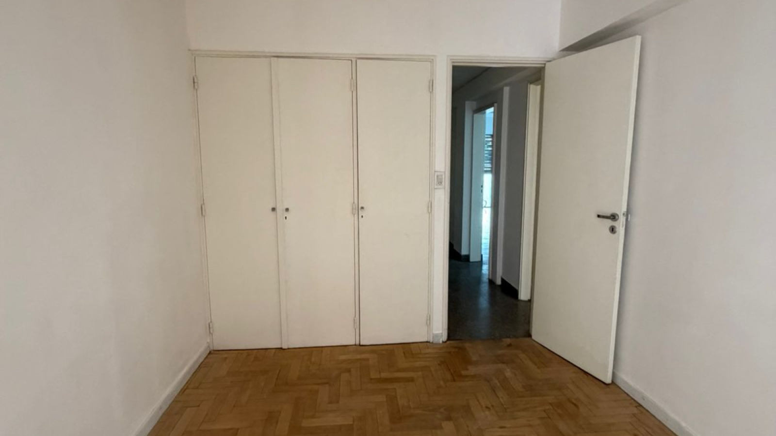 252 Hipolito Yrigoyen, Bahia Blanca, Buenos Aires, 8000, 3 Bedrooms Bedrooms, 0 ,1 BathroomBathrooms,Departamento,Alquiler,Hipolito Yrigoyen,3,2084