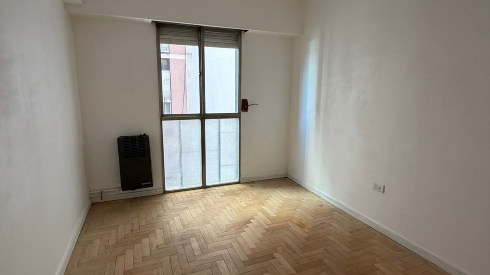 252 Hipolito Yrigoyen, Bahia Blanca, Buenos Aires, 8000, 3 Bedrooms Bedrooms, 0 ,1 BathroomBathrooms,Departamento,Alquiler,Hipolito Yrigoyen,3,2084