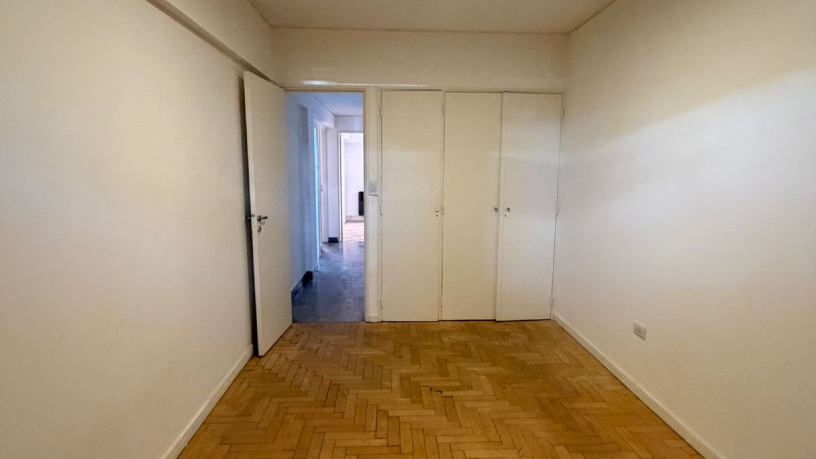 252 Hipolito Yrigoyen, Bahia Blanca, Buenos Aires, 8000, 3 Bedrooms Bedrooms, 0 ,1 BathroomBathrooms,Departamento,Alquiler,Hipolito Yrigoyen,3,2084