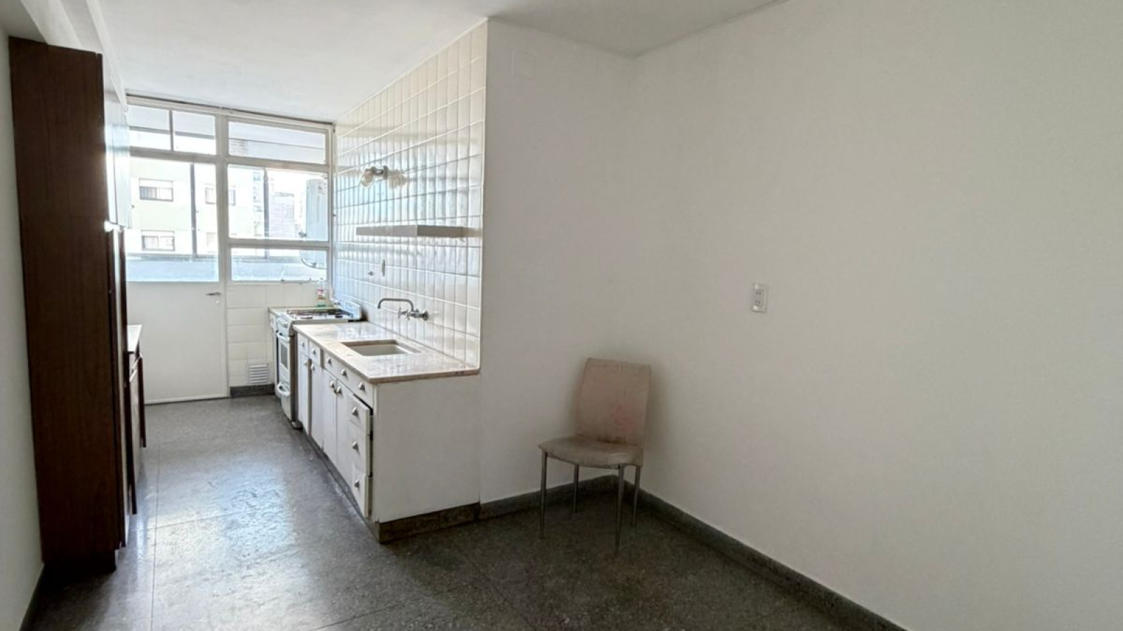 252 Hipolito Yrigoyen, Bahía Blanca, Buenos Aires, 8000, 3 Bedrooms Bedrooms, 0 ,1 BathroomBathrooms,Departamento,Venta,Hipolito Yrigoyen,3,2085