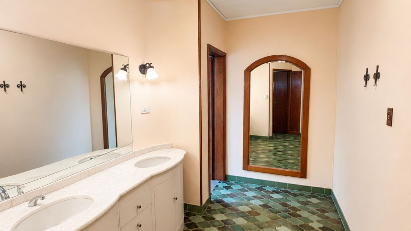 300 Las acacias, bahia blanca, Buenos Aires, 3 Bedrooms Bedrooms, 4 Rooms Rooms,3 BathroomsBathrooms,Casa,Venta,Las acacias,0,2112