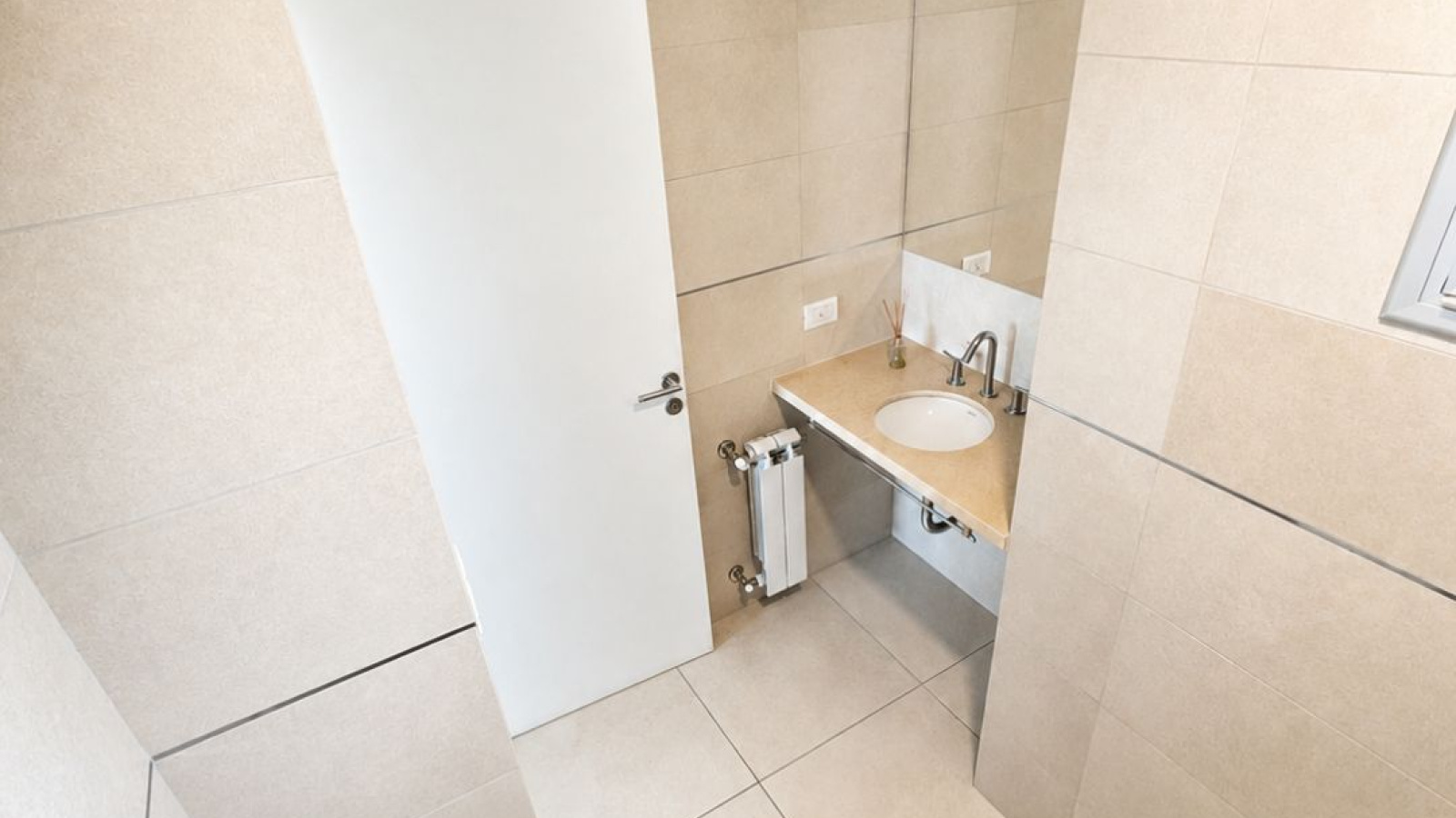 679 San Martin, 8000, Bahia Blanca, Buenos Aires, 8000, 2 Bedrooms Bedrooms, 3 Rooms Rooms,2 BathroomsBathrooms,Departamento,Venta,San Martin,10,2116