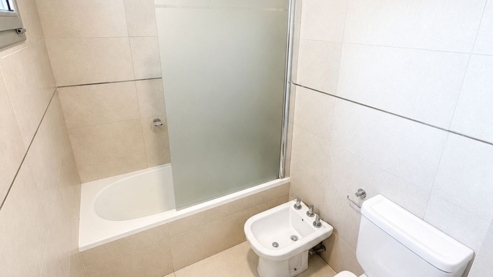 679 San Martin, 8000, Bahia Blanca, Buenos Aires, 8000, 2 Bedrooms Bedrooms, 3 Rooms Rooms,2 BathroomsBathrooms,Departamento,Venta,San Martin,10,2116