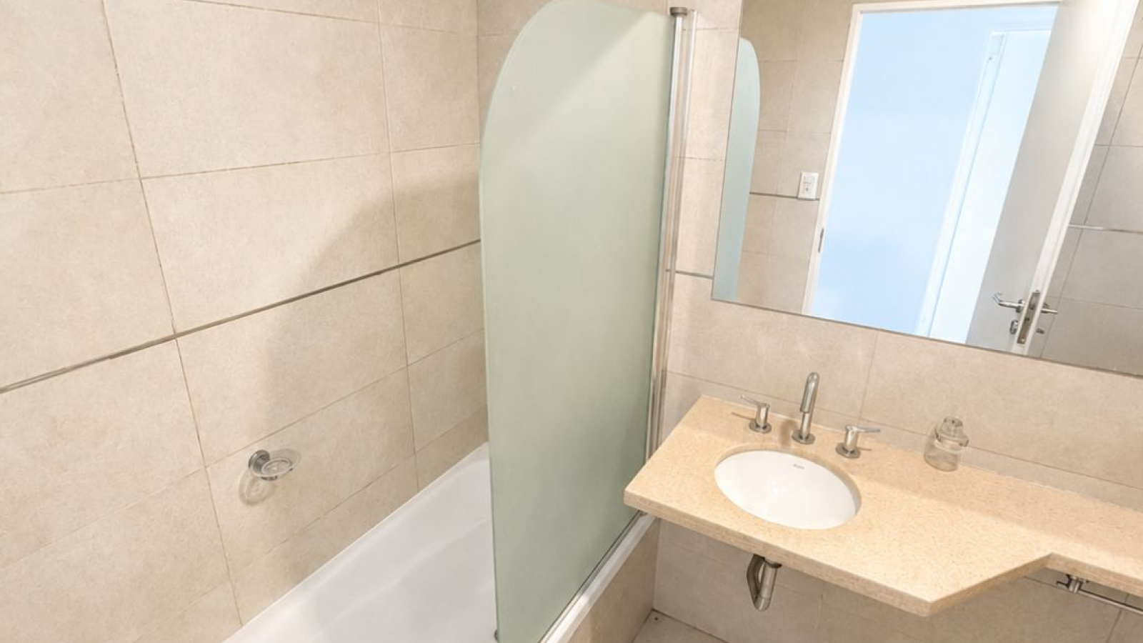 679 San Martin, 8000, Bahia Blanca, Buenos Aires, 8000, 2 Bedrooms Bedrooms, 3 Rooms Rooms,2 BathroomsBathrooms,Departamento,Venta,San Martin,10,2116