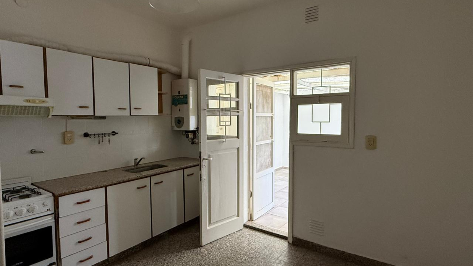 38 Roca, Bahia Blanca, Bahia Blanca, Buenos Aires, 8000, 3 Bedrooms Bedrooms, 4 Rooms Rooms,2 BathroomsBathrooms,Departamento,Venta,Roca,0,2128