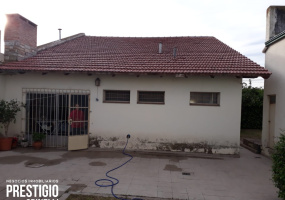 35 Santiago del Estero, Punta Alta, Buenos Aires, 8000, 4 Bedrooms Bedrooms, ,2 BathroomsBathrooms,Casa,Venta,Santiago del Estero ,1110