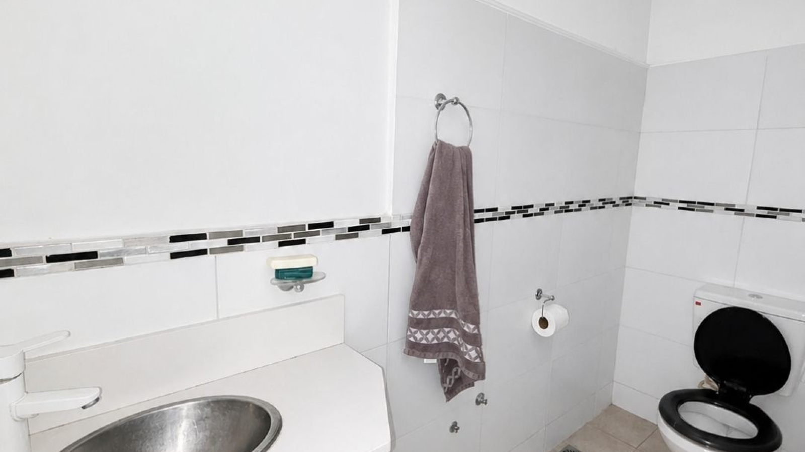924 Angel Brunel, Bahía Blanca, Buenos Aires, 8000, 0 , 0 ,2 BathroomsBathrooms,Oficina,Alquiler,Angel Brunel,0,2187