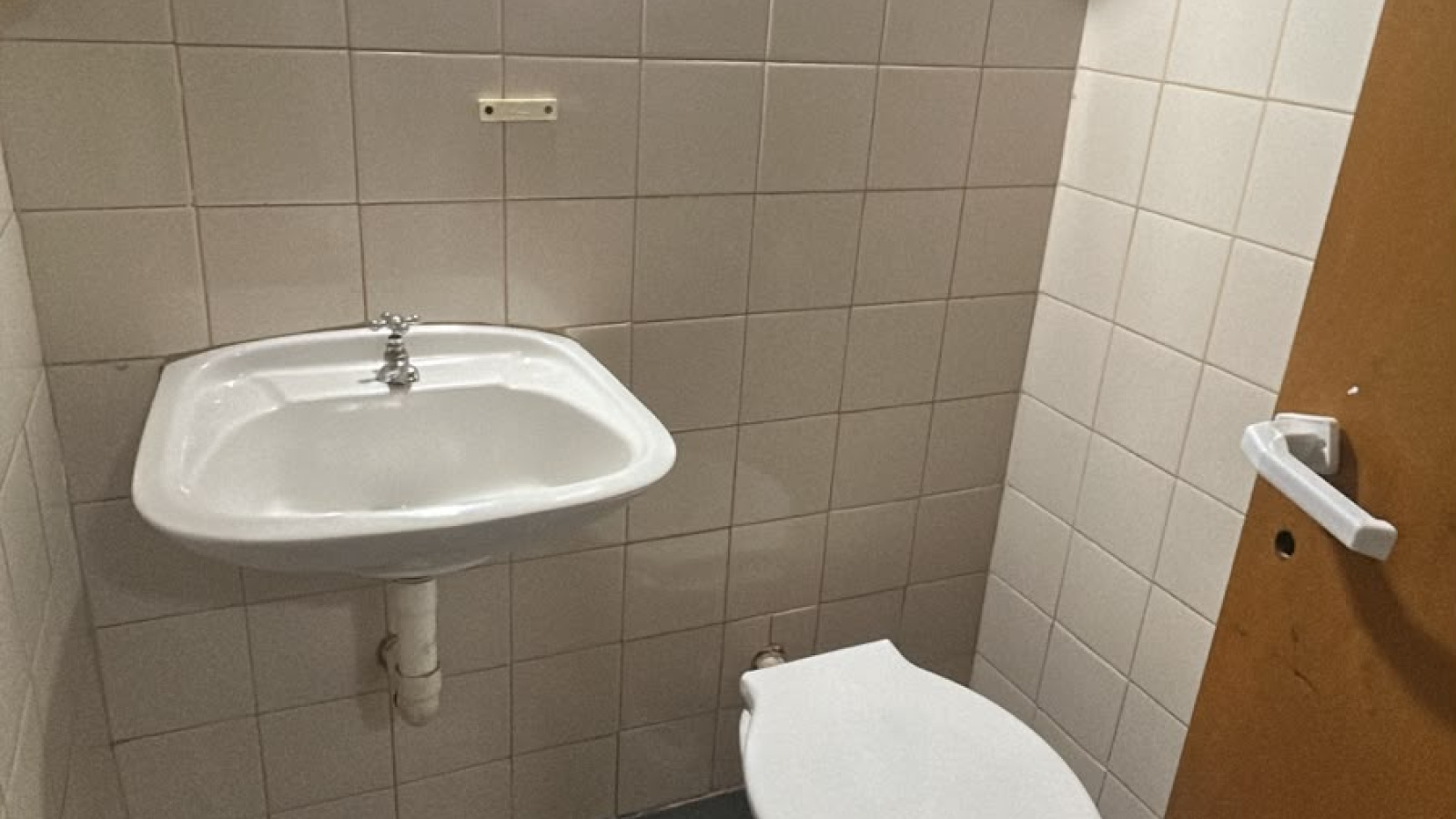 1100 Paunero, bahia blanca, Buenos Aires, 8000, 0 , 1 Room Rooms,1 BathroomBathrooms,Local comercial,Alquiler,Paunero ,0,2276