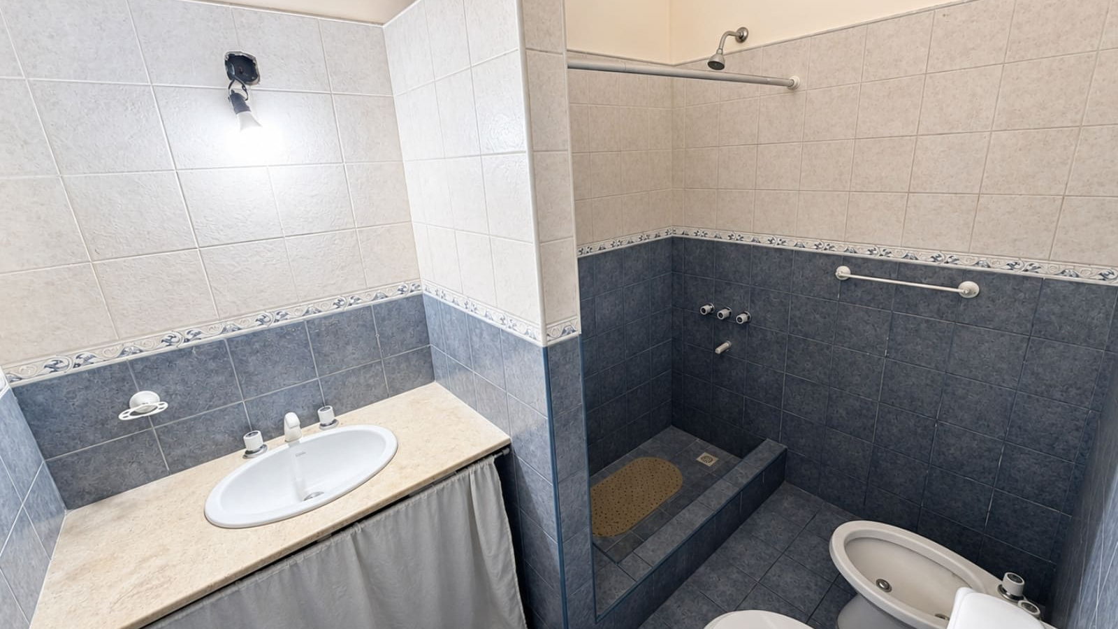 600 Thompson, Bahia Blanca, Buenos Aires, 8000, 3 Bedrooms Bedrooms, 0 ,3 BathroomsBathrooms,Casa,Venta,Thompson ,0,2310