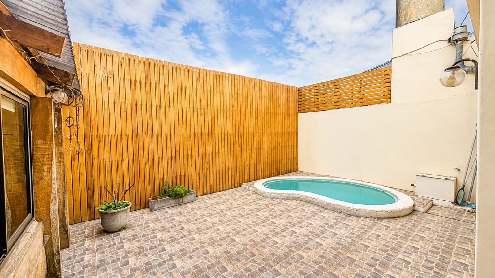 600 Thompson, Bahia Blanca, Buenos Aires, 8000, 3 Bedrooms Bedrooms, 0 ,3 BathroomsBathrooms,Casa,Venta,Thompson ,0,2310