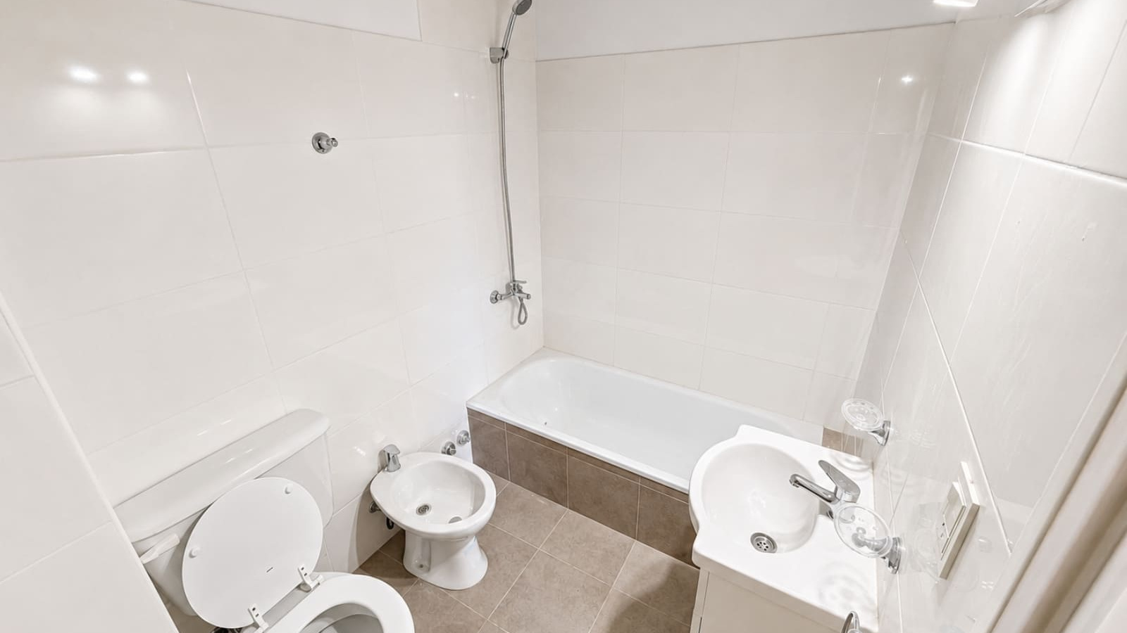 100 saavedra, bahia blanca, Buenos Aires, 8000, 1 Bedroom Bedrooms, 2 Rooms Rooms,1 BathroomBathrooms,Departamento,Venta,saavedra,7,2319