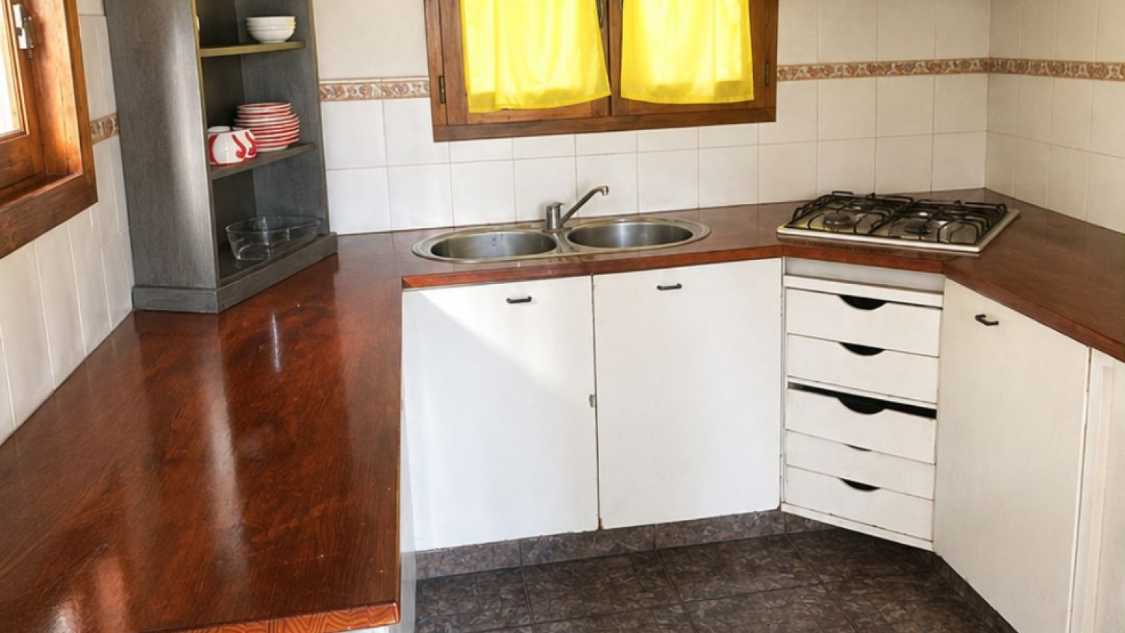 1500 Cuyo, bahia blanca, Buenos Aires, 8000, 3 Bedrooms Bedrooms, 3 Rooms Rooms,2 BathroomsBathrooms,Casa,Venta,Cuyo,0,2320