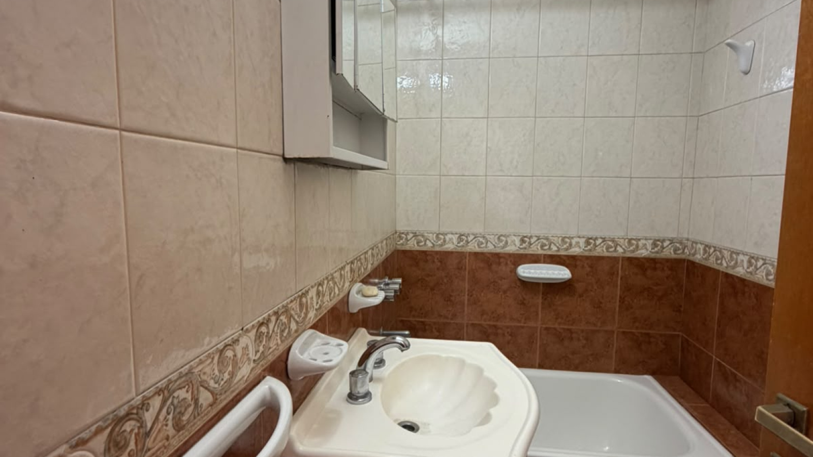 36 Zapiola, Bahia Blanca, Buenos Aires, 8000, 2 Bedrooms Bedrooms, 3 Rooms Rooms,1 BathroomBathrooms,Departamento,Alquiler,Zapiola,2,2336