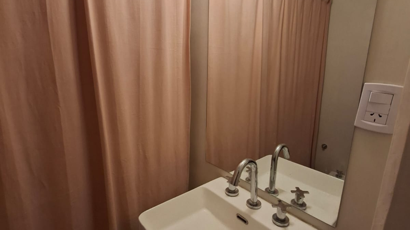 211 Corrientes, Bahía Blanca, Buenos Aires, 8000, 2 Bedrooms Bedrooms, 0 ,3 BathroomsBathrooms,Departamento,Alquiler,Corrientes,0,2366