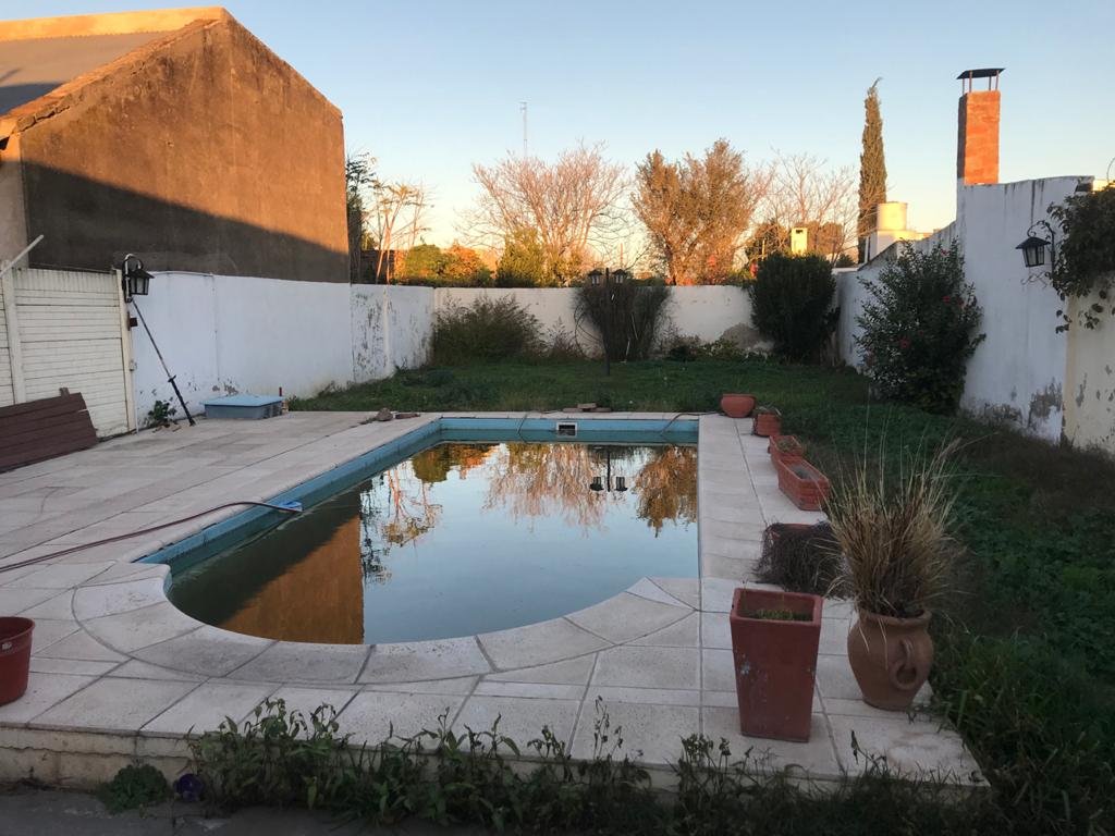 800 Parana, Bahía Blanca, Buenos Aires, 8000, 3 Bedrooms Bedrooms, ,Casa,Venta,Parana,1137