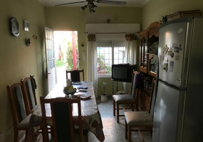800 Parana, Bahía Blanca, Buenos Aires, 8000, 3 Bedrooms Bedrooms, ,Casa,Venta,Parana,1137