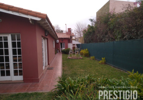 San Juan 23, Buenos Aires 8000, 3 Bedrooms Bedrooms, ,3 BathroomsBathrooms,Casa,Venta,San Juan,1142