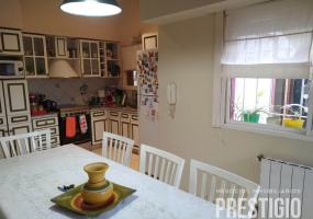 23 San Juan, Bahía Blanca, Buenos Aires, 8000, 3 Bedrooms Bedrooms, ,3 BathroomsBathrooms,Casa,Venta,San Juan,1142
