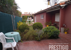 23 San Juan, Bahía Blanca, Buenos Aires, 8000, 3 Bedrooms Bedrooms, ,3 BathroomsBathrooms,Casa,Venta,San Juan,1142
