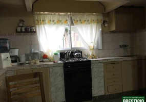 400 Artigas, Bahía Blanca, Buenos Aires, 8000, 1 Bedroom Bedrooms, ,1 BathroomBathrooms,Casa,Venta,Artigas,1160