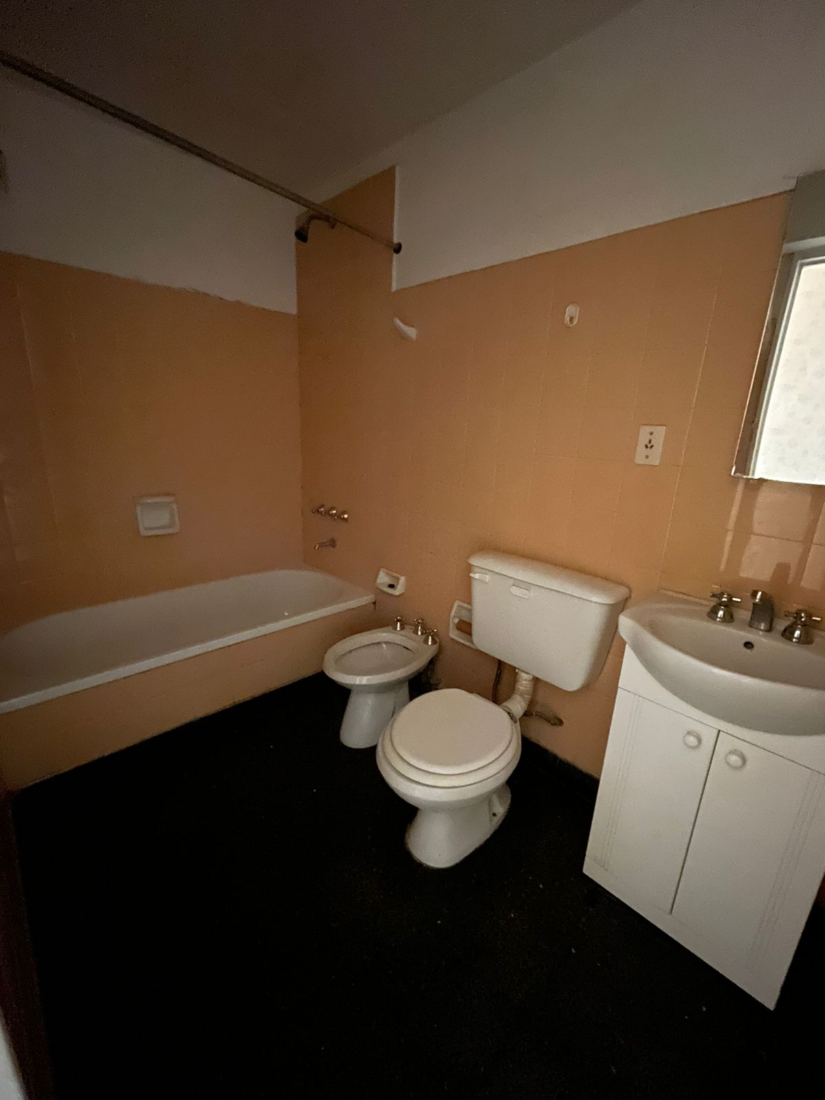 555 Caronti, Bahía Blanca, Buenos Aires, 8000, 3 Bedrooms Bedrooms, ,1 BathroomBathrooms,Departamento,Venta,Caronti,1365