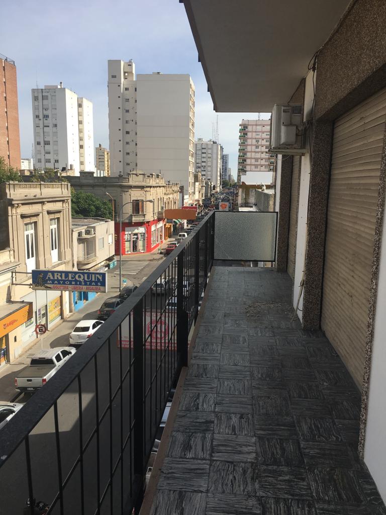 San Martín 442, Buenos Aires 8000, 4 Bedrooms Bedrooms, ,3 BathroomsBathrooms,Departamento,Venta,San Martín ,1449