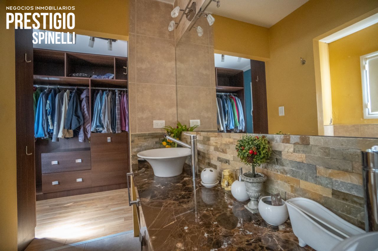 bahia blanca, Buenos Aires 8000, 5 Bedrooms Bedrooms, ,5 BathroomsBathrooms,Casa,Venta,1456