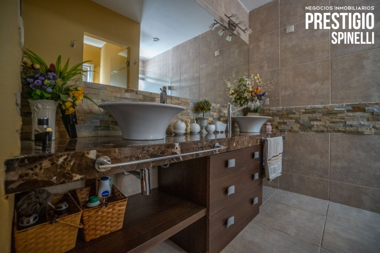 bahia blanca, Buenos Aires 8000, 5 Bedrooms Bedrooms, ,5 BathroomsBathrooms,Casa,Venta,1456
