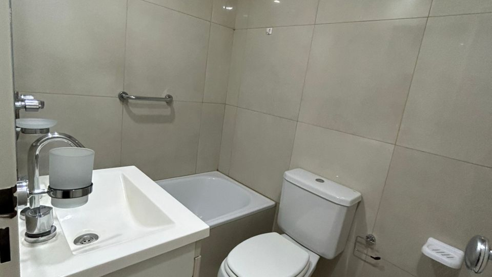 1755 Viamonte, Bahía Blanca, Buenos Aires, 8000, 1 Bedroom Bedrooms, 2 Rooms Rooms,1 BathroomBathrooms,Departamento,Alquiler,Viamonte,0,1463