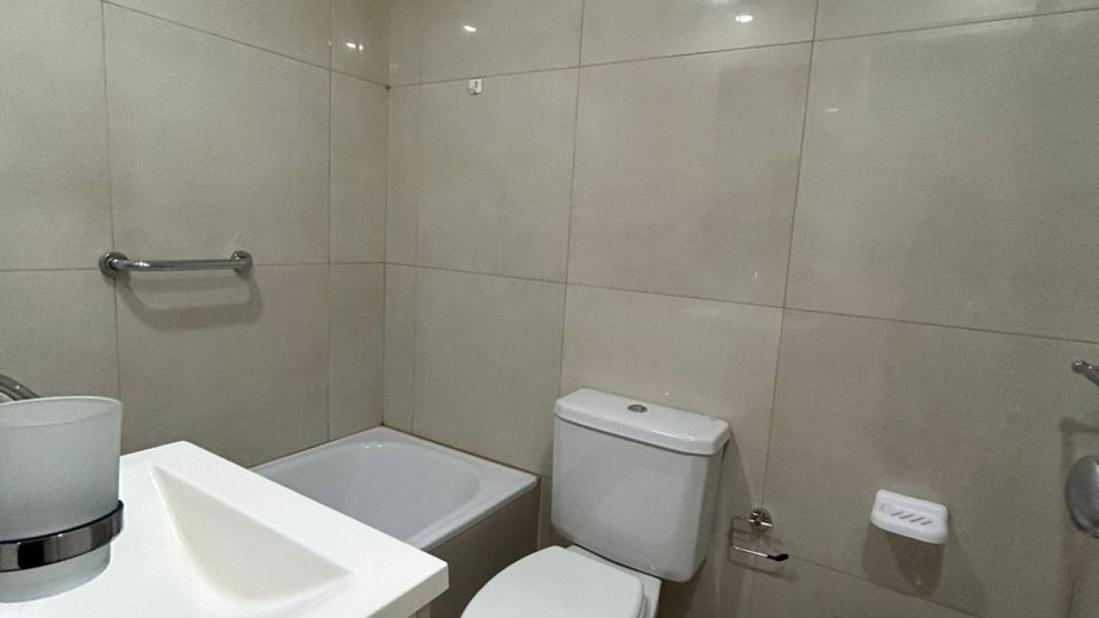 1755 Viamonte, Bahía Blanca, Buenos Aires, 8000, 1 Bedroom Bedrooms, 2 Rooms Rooms,1 BathroomBathrooms,Departamento,Alquiler,Viamonte,0,1463