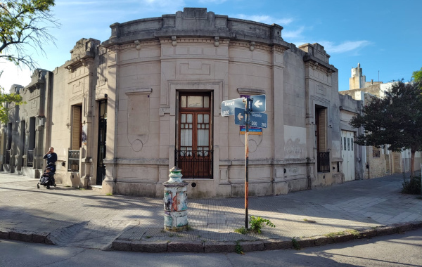 300 Berutti, Bahía Blanca, Buenos Aires, 8000, 3 Bedrooms Bedrooms, ,2 BathroomsBathrooms,Casa,Venta,Berutti,1484