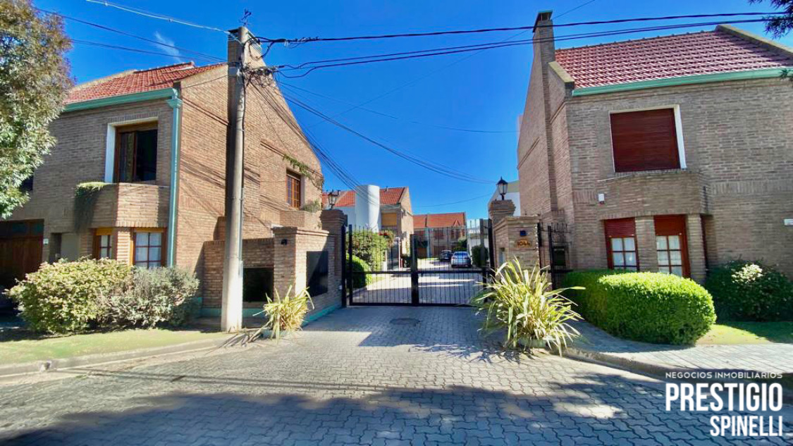 Azcuenaga 1044, bahia blanca, Buenos Aires 8000, 4 Rooms Rooms,2 BathroomsBathrooms,Duplex,Venta,Azcuenaga,1492